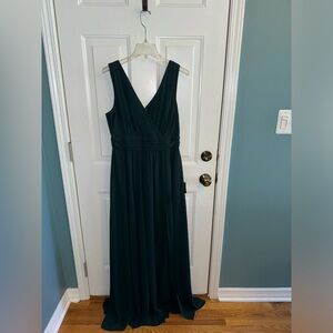 Never worn chiffon emerald bridesmaids dress!
